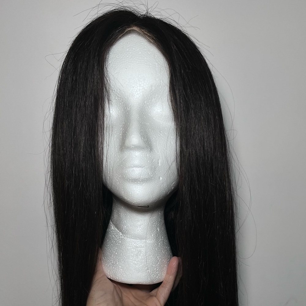 Bone straight 28 inch black wig - Picture 3 of 8